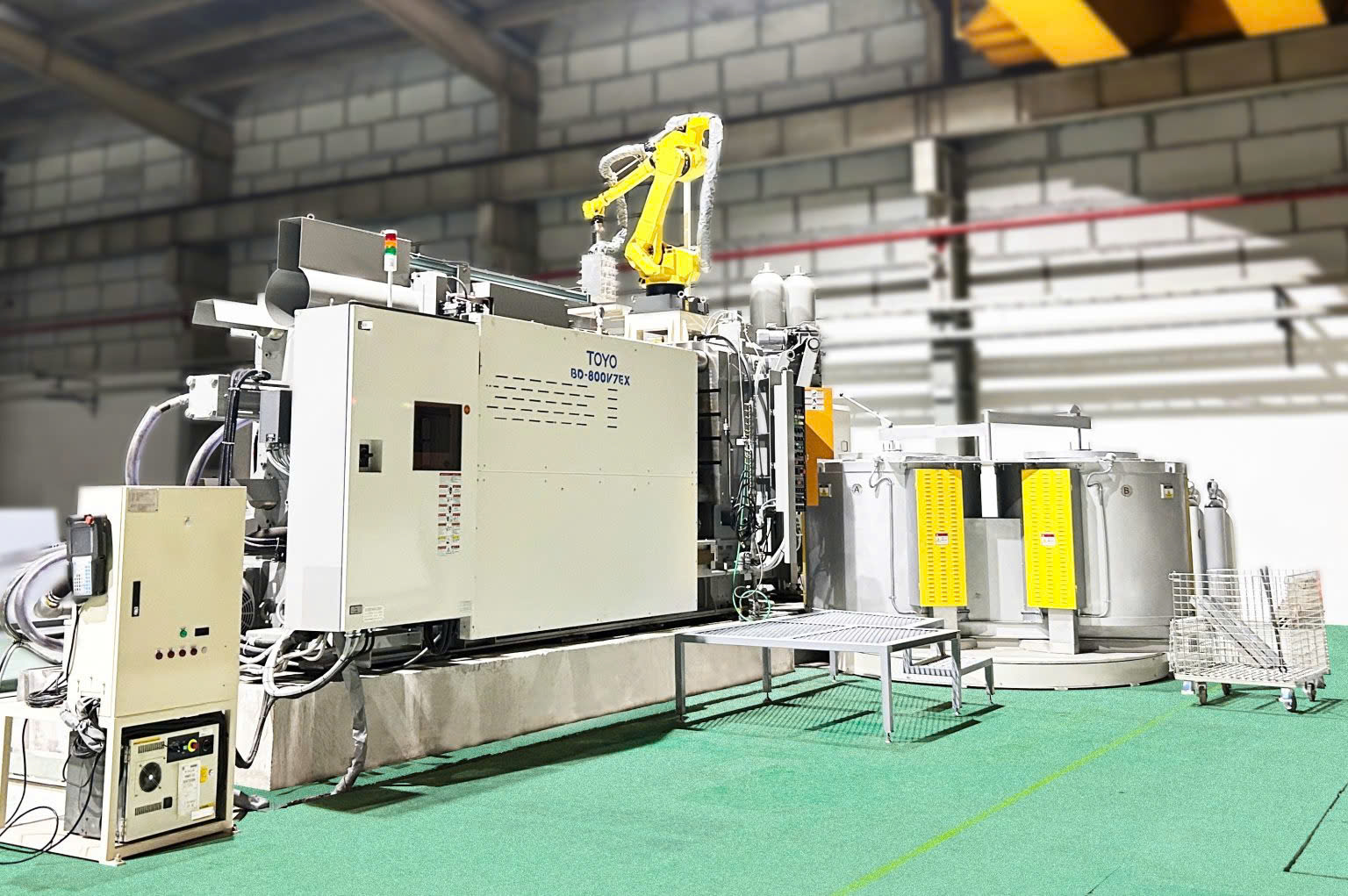 Nha-may-duc-nhom-ap-luc-san-xuat-linh-kien-so-luong-lon